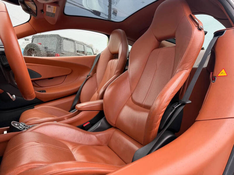 2017 McLaren 570GT