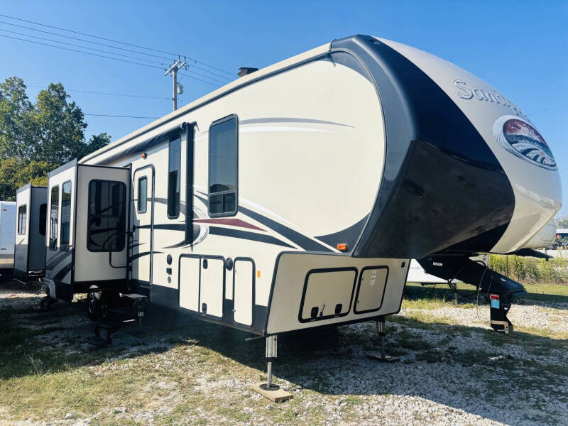 2017 Forest River Sandpiper 389RD