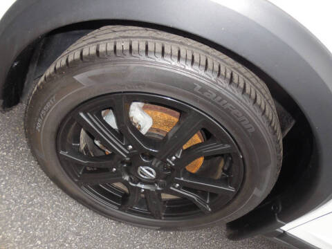 2021 Nissan Kicks SR