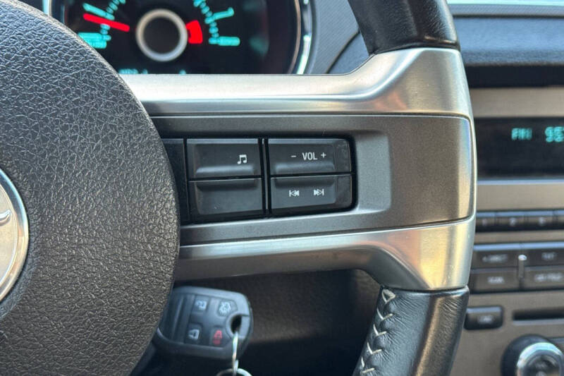 2013 Ford Mustang V6