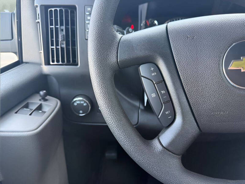 2026 Chevrolet Express LT 3500