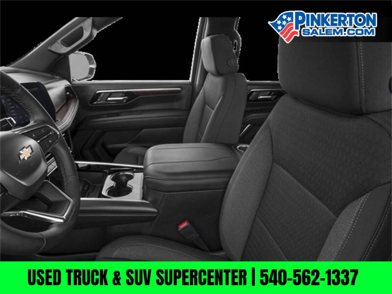 2025 Chevrolet Suburban LS