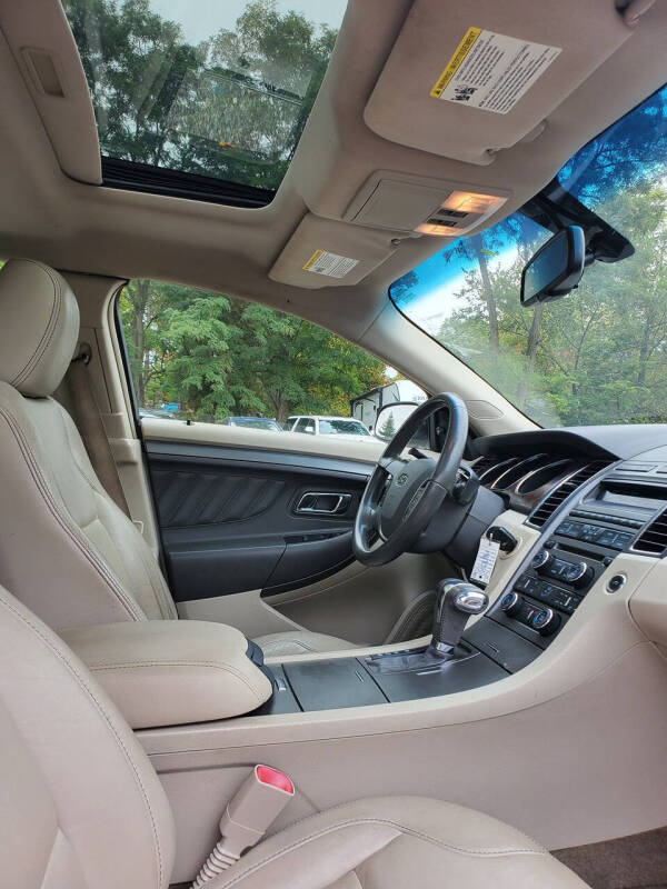 2011 Ford Taurus SEL