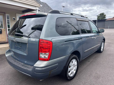 2007 Hyundai Entourage SE