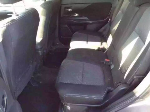 2016 Mitsubishi Outlander ES