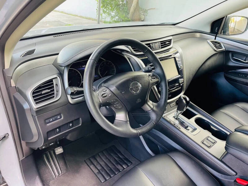 2023 Nissan Murano SV