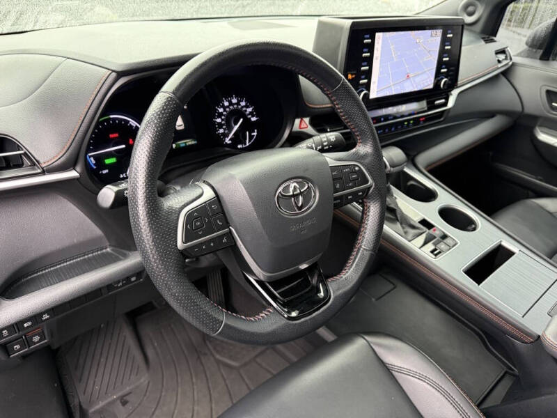 2022 Toyota Sienna XSE 7-Passenger