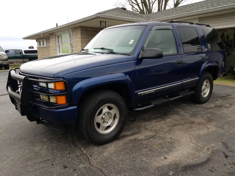 2000 Chevrolet Tahoe Limited/Z71 for sale at CALDERONE CAR & TRUCK in Whiteland IN