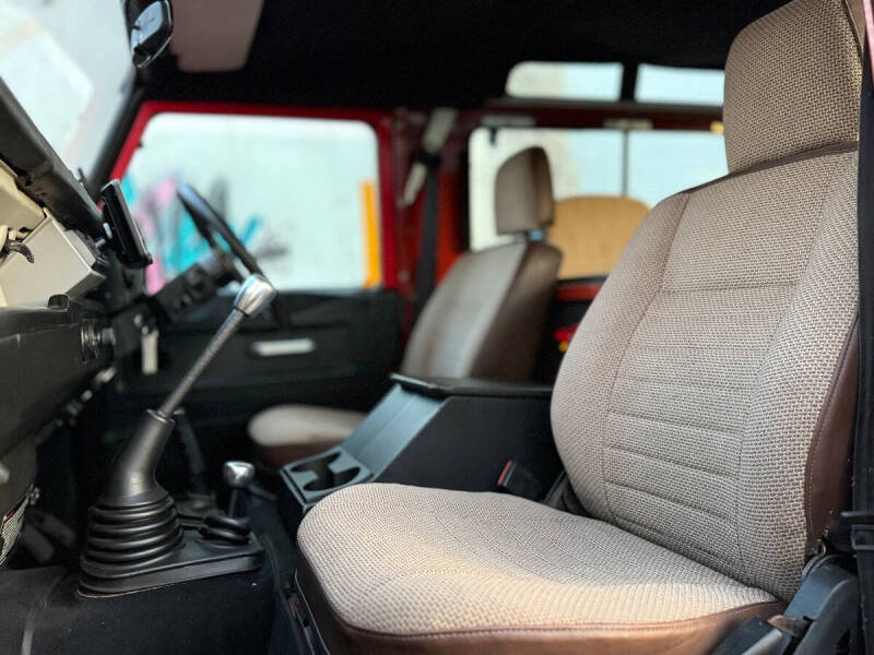 1987 Land Rover Defender