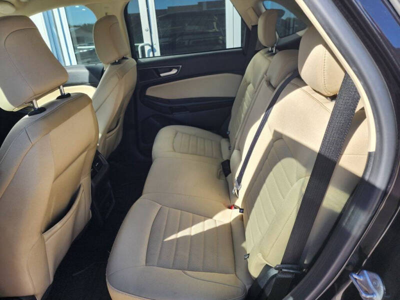 2022 Ford Edge SE