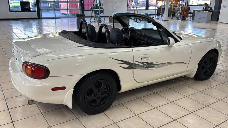 2000 Mazda MX-5 Miata