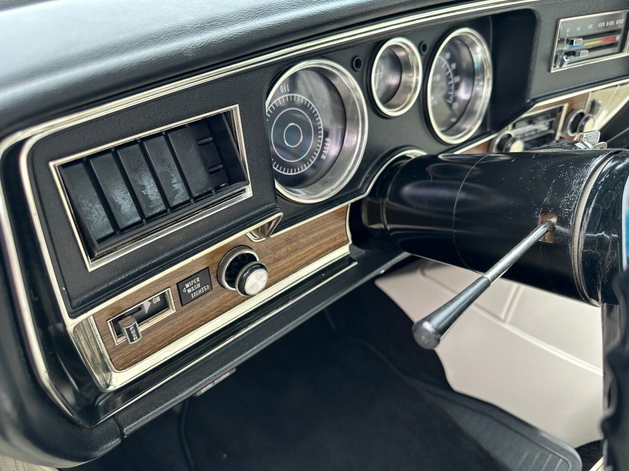 1973 Pontiac GTO 36