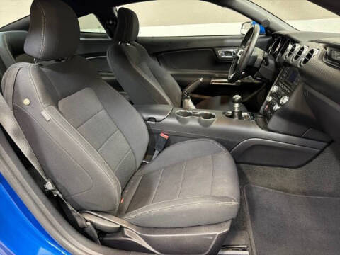 2017 Ford Mustang V6