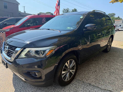 2017 Nissan Pathfinder SV