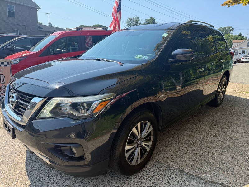 2017 Nissan Pathfinder SV
