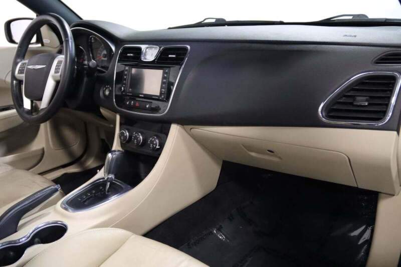 2013 Chrysler 200 Limited