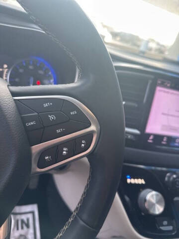 2022 Chrysler Pacifica Touring L