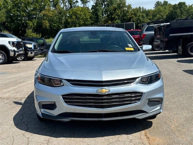 Used 2018 Chevrolet Malibu 1LT with VIN 1G1ZD5ST0JF152061 for sale in Columbia, TN