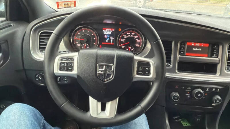 2013 Dodge Charger SE