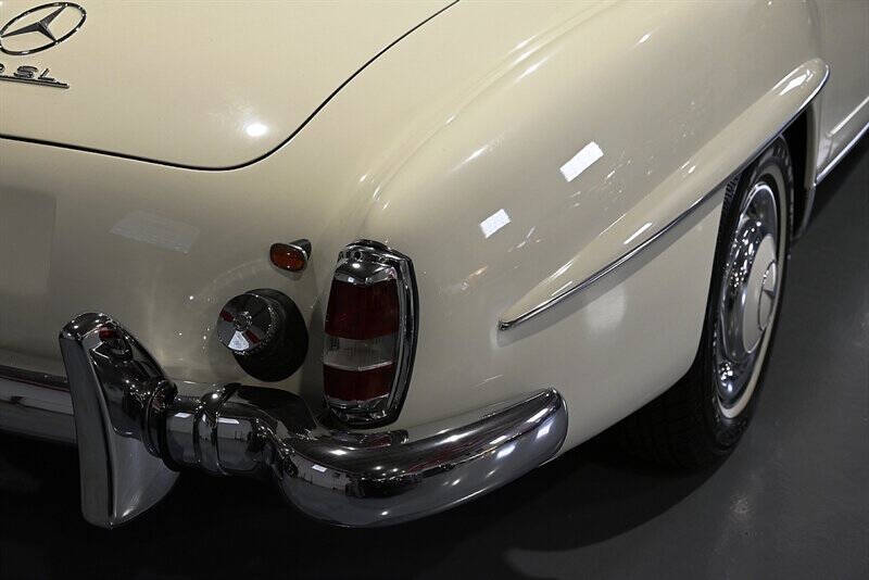 1961 Mercedes-Benz SL-Class 14