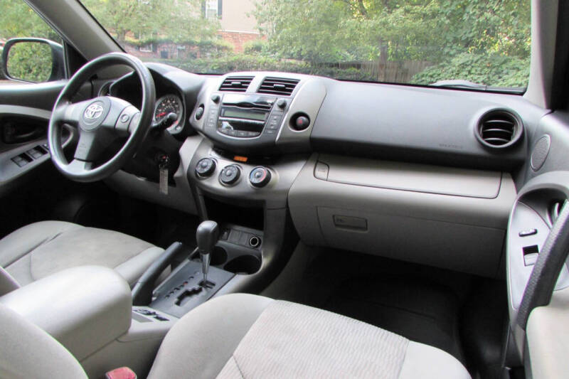 2010 Toyota RAV4 Base photo 23