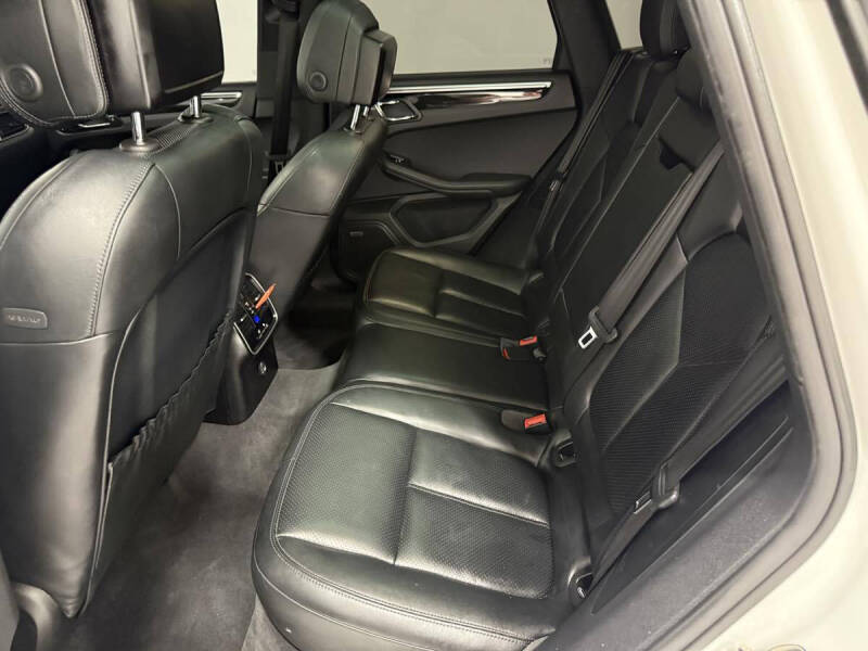 2017 Porsche Macan