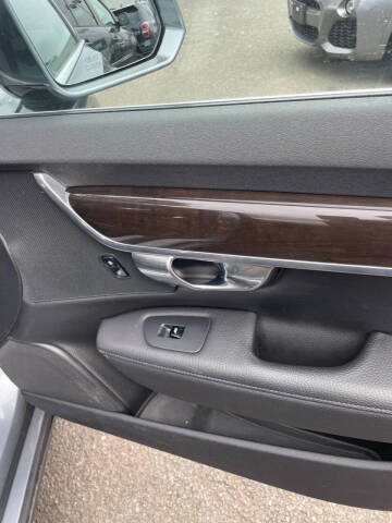 2017 Volvo S90 T5 Momentum