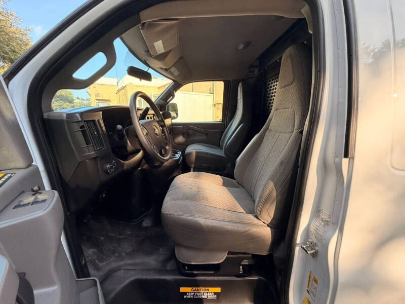2025 Chevrolet Express 2500