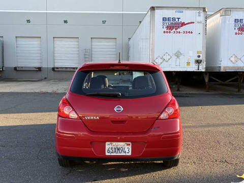 2011 Nissan Versa 1.8 S