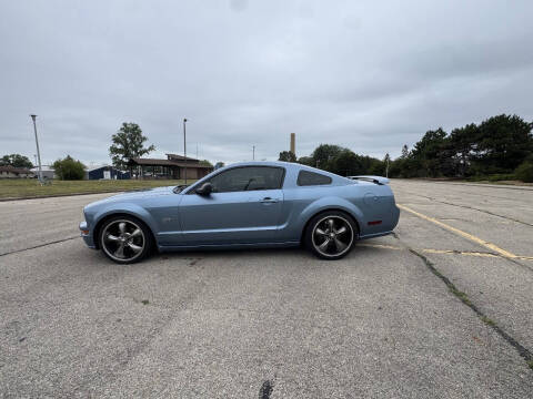 2005 Ford Mustang GT Deluxe