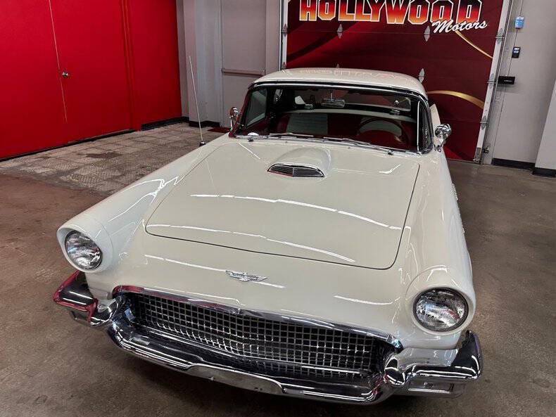 1957 Ford Thunderbird