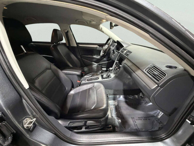 2015 Volkswagen Passat 1.8T SE