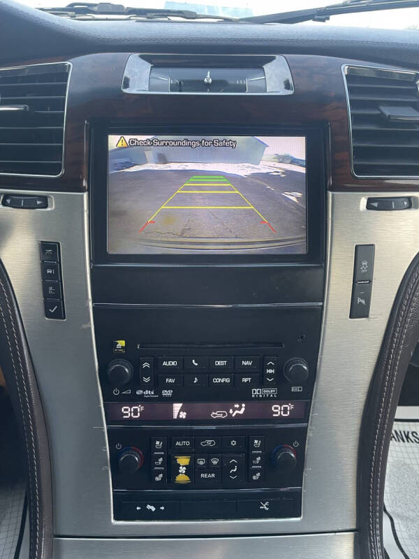 2013 Cadillac Escalade Platinum Edition