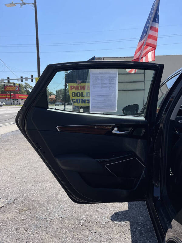 2017 Kia Cadenza Premium