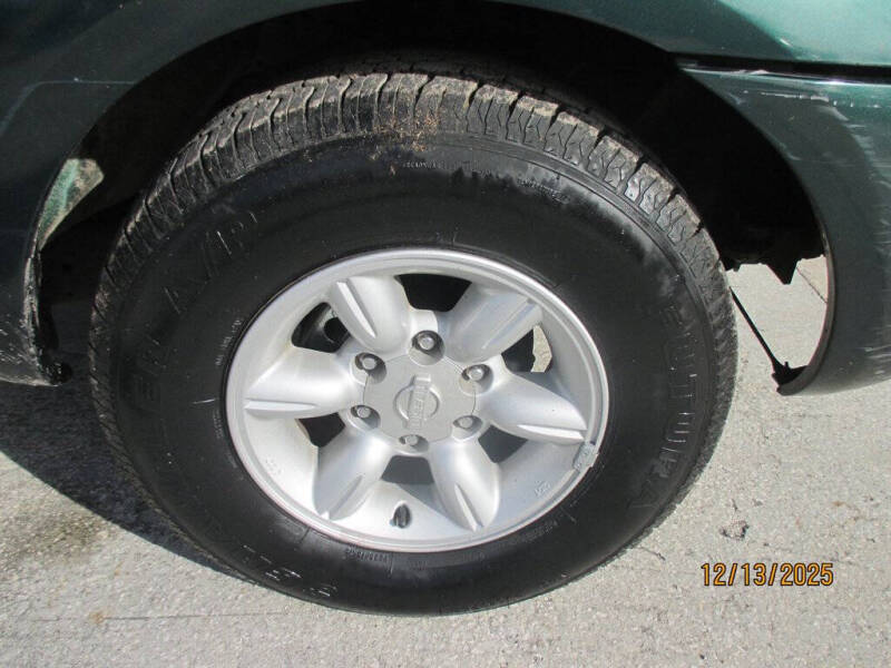 2001 Nissan Frontier XE