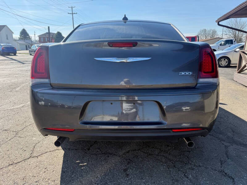 2018 Chrysler 300 S