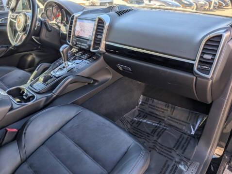 2017 Porsche Cayenne Platinum Edition