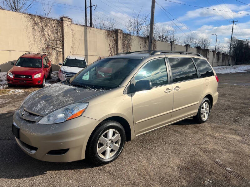 2008 Toyota Sienna LE 7-Passenger