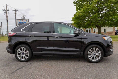 2022 Ford Edge Titanium