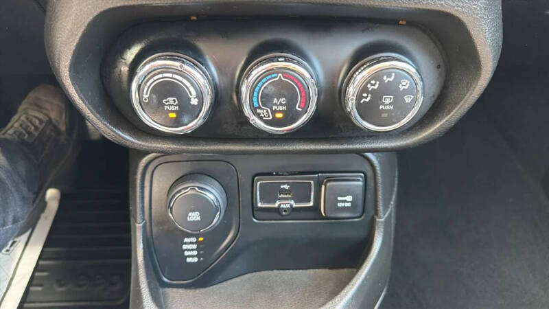 2017 Jeep Renegade Altitude