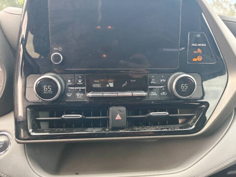 2023 Toyota Highlander LE