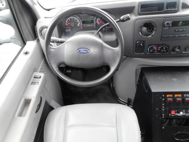 2009 Ford E-Series E-350 SD