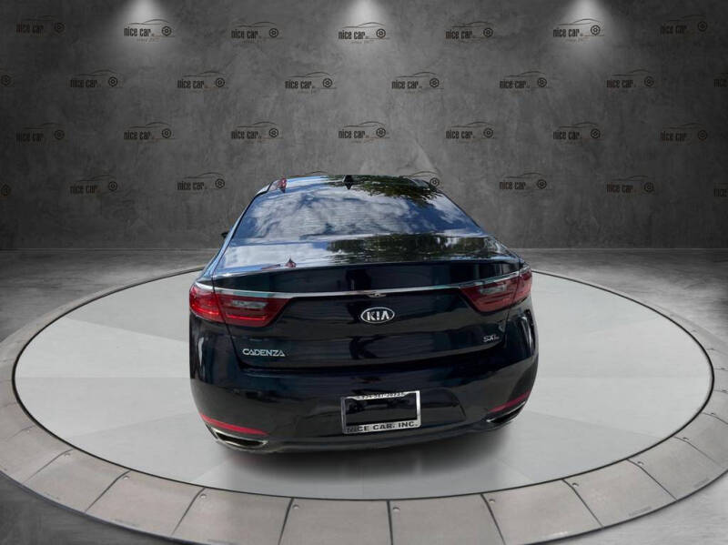 2017 Kia Cadenza Technology