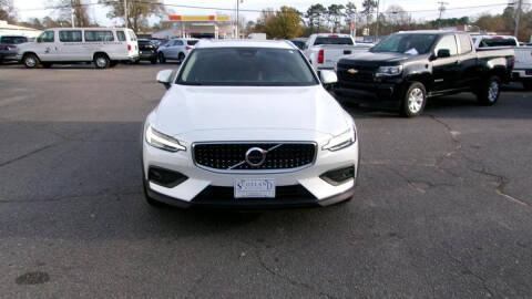 2025 Volvo V60 Cross Country B5 Plus