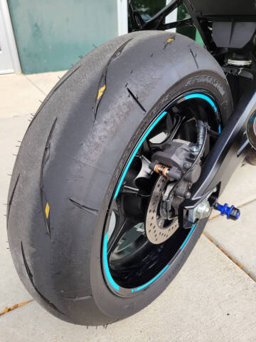 2025 Suzuki GSXR 1000 ABS