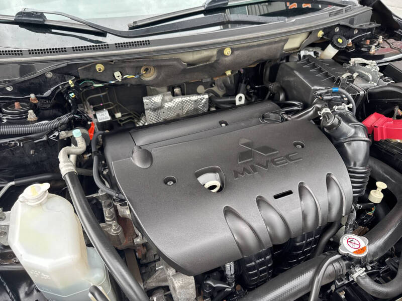 2017 Mitsubishi Lancer LE