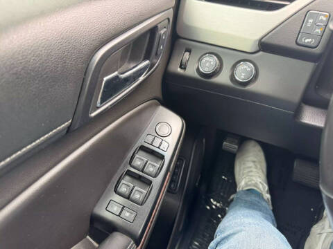 2017 GMC Yukon XL SLT