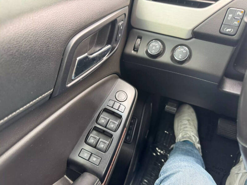 2017 GMC Yukon XL SLT