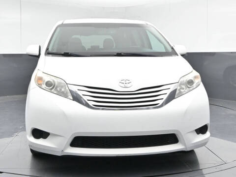 2015 Toyota Sienna LE 7-Passenger