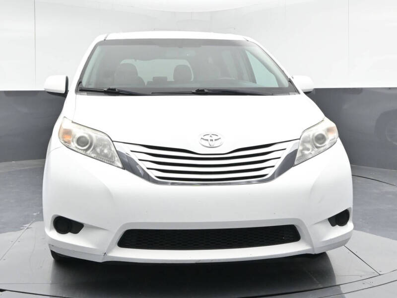 2015 Toyota Sienna LE 7-Passenger